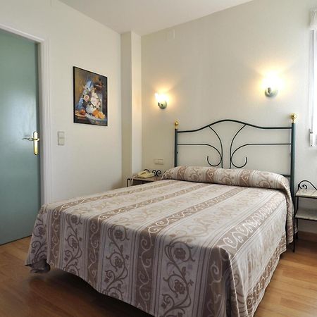 Hotel Apartamentos Aralso Sotillo La Lastrilla Szoba fotó