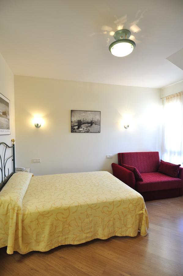Hotel Apartamentos Aralso Sotillo La Lastrilla Kültér fotó